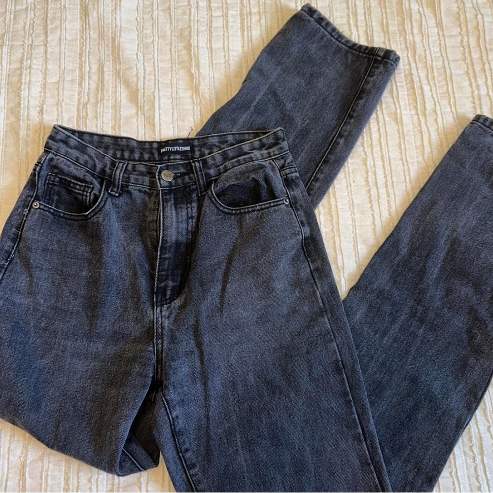PrettyLittleThing Dark Gray Straight Leg Jeans
